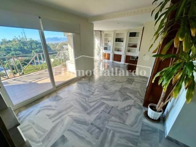 Dúplex en venta en Cerrado de Calderón, Málaga
