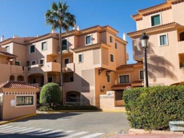 Dúplex en venta en Castillo de la Duquesa, Costa del Sol Occidental
