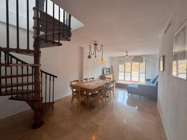 Dúplex en venta en Castillo de la Duquesa, Costa del Sol Occidental