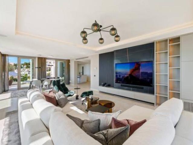 Dúplex en venta en Nueva Andalucía, Costa del Sol Occidental