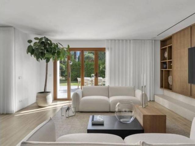 Dúplex en venta en Nueva Andalucía, Costa del Sol Occidental
