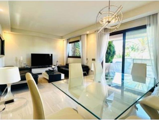 Dúplex en venta en Nueva Andalucía, Costa del Sol Occidental