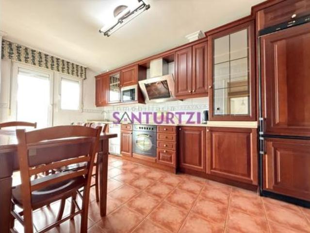 Dúplex en venta en Kabiezes, Santurtzi
