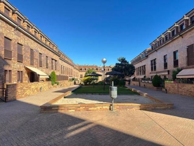 Dúplex en venta en Sevilla La Nueva, Madrid