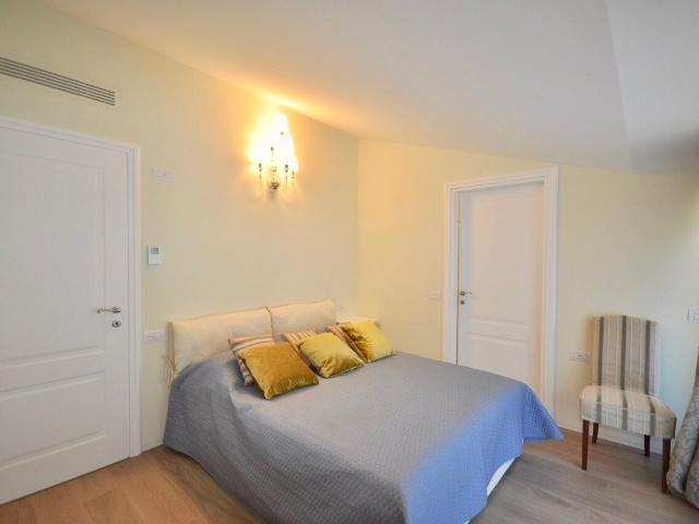 Maisonette kaufen in Riva San Vitale, Tessin