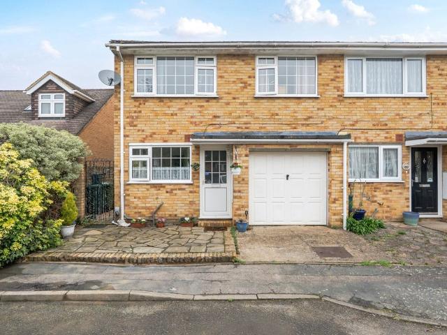 House for rent in Lower Halliford, Surrey