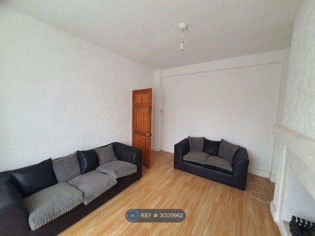 House for rent in Ponders End, Greater London
