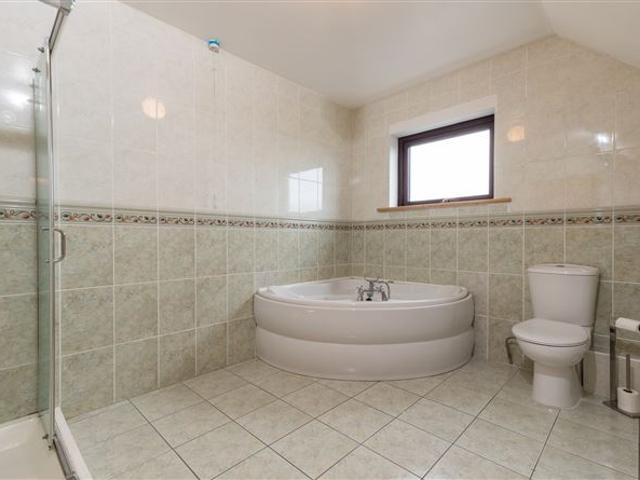 Farm for sale in Murntown
