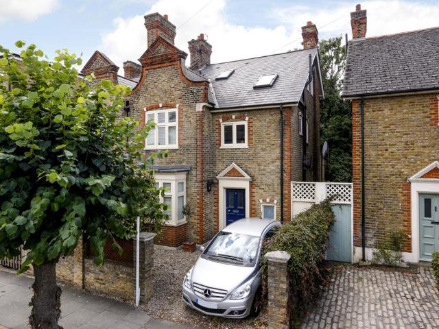 House for rent in Cottenham Park, Greater London