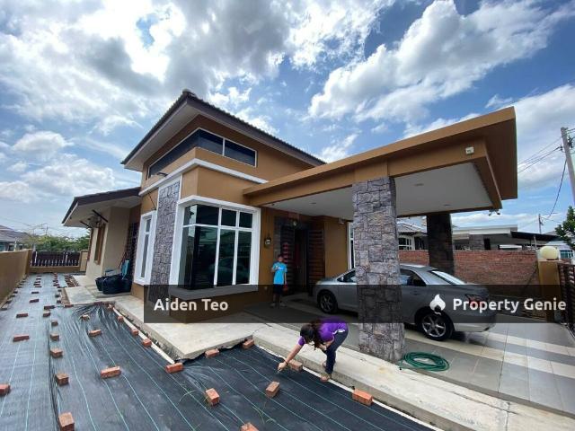 Bungalow for sale in Malaka