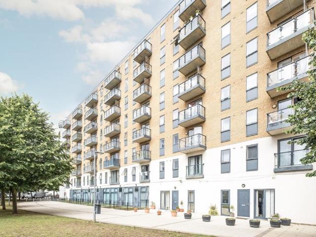 Apartment for rent in London Borough of Merton, Collier's Wood