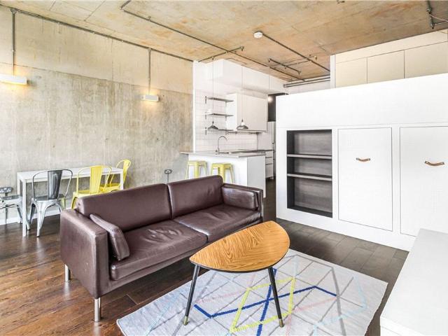 Apartment for rent in London Borough of Merton, Collier's Wood