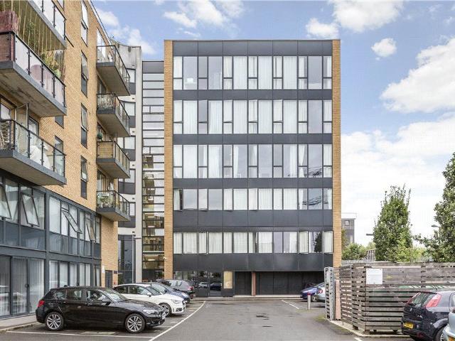 Studio for rent in London Borough of Merton, Collier's Wood