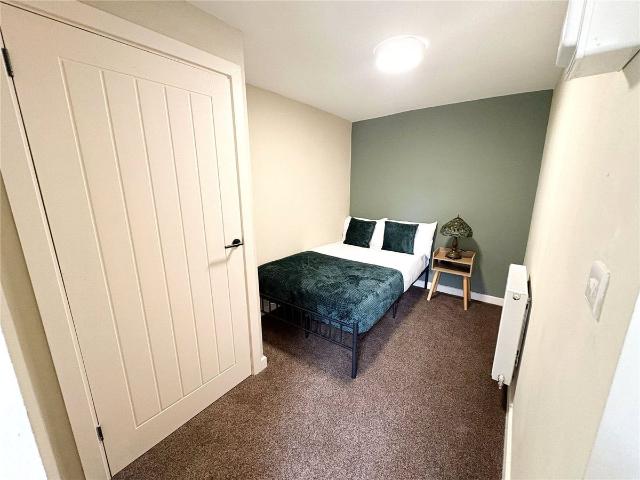 Room for rent in St. Georges, Priorslee Village