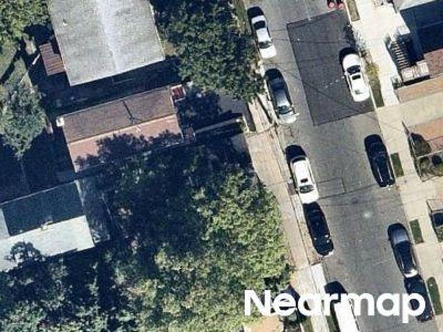 House for sale in The Bronx, Arverne
