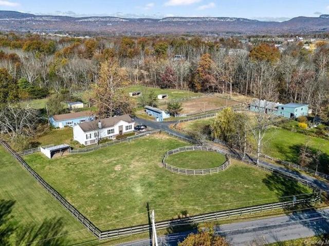 House for sale in Gardiner, New York