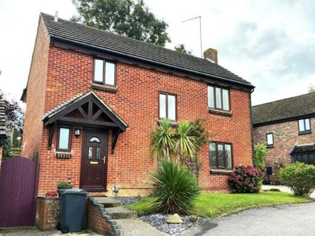 House for sale in Northampton, Northamptonshire