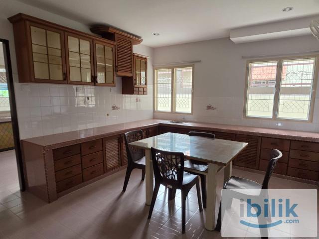 Room for rent in Perak, Intan