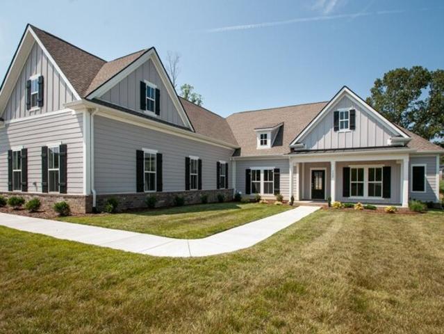 House for sale in Fairview