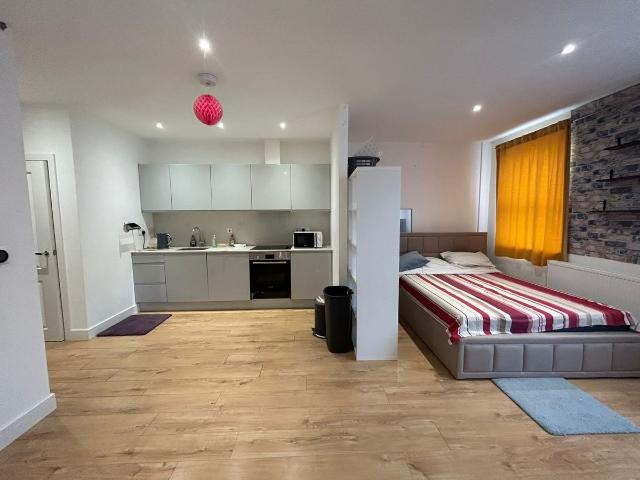 House for rent in Harmondsworth, Greater London