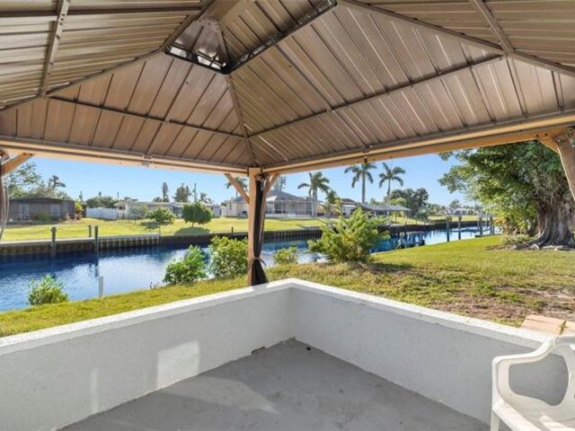 House for sale in Port Charlotte House for sale in Port Charlotte