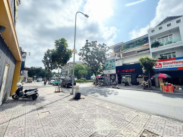 Nhà mặt phố bán