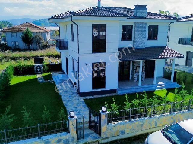 Cumayeri içerisinde kiralık Villa