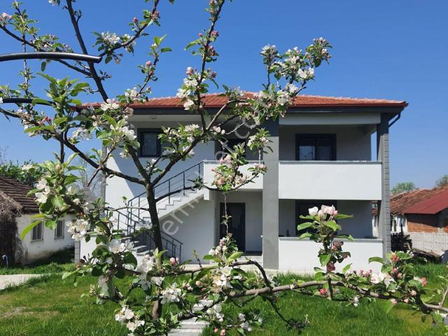 Düzce Merkez içerisinde satılık Villa