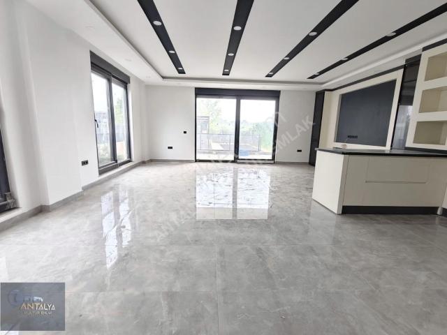 Döşemealti, Antalya içerisinde satılık Villa