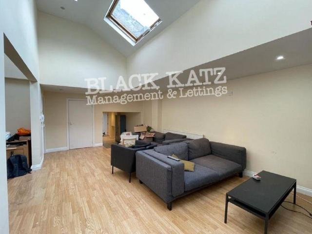 Apartment for rent in Browning Estate, Greater London