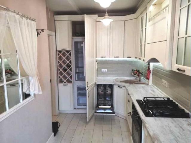 Квартира продажа в Великодолинском, Днепропетровской области