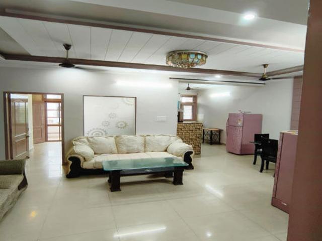 Property for rent in Deri