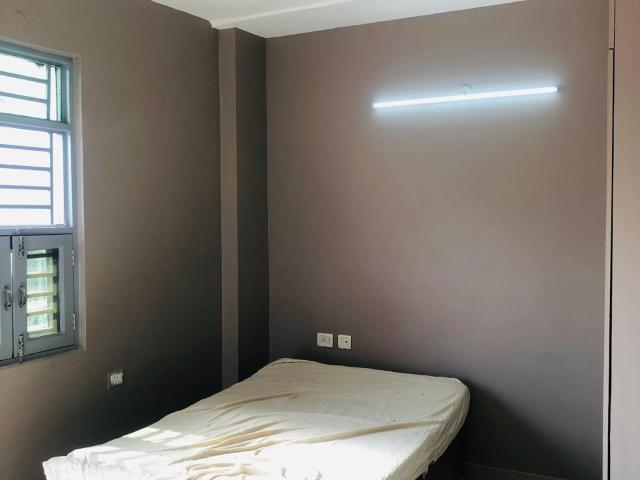 Property for rent in Deri