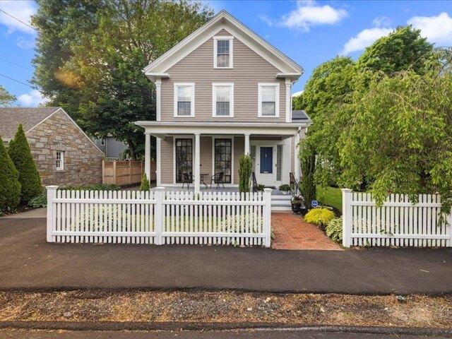 House for sale in Dedham