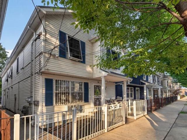 House for sale in Hudson, New Jersey