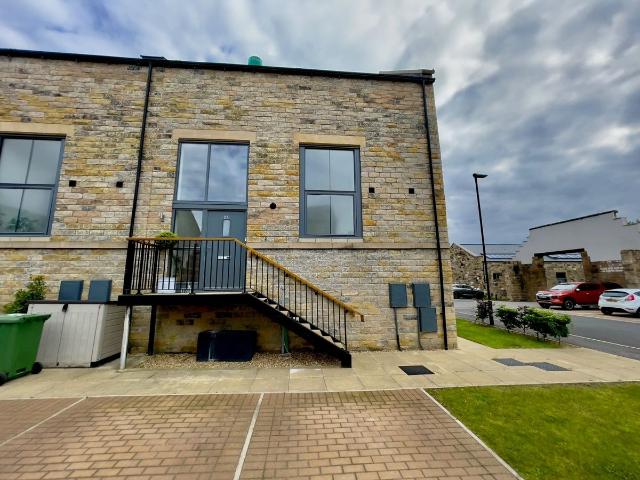 House for rent in Henshaw, Yeadon