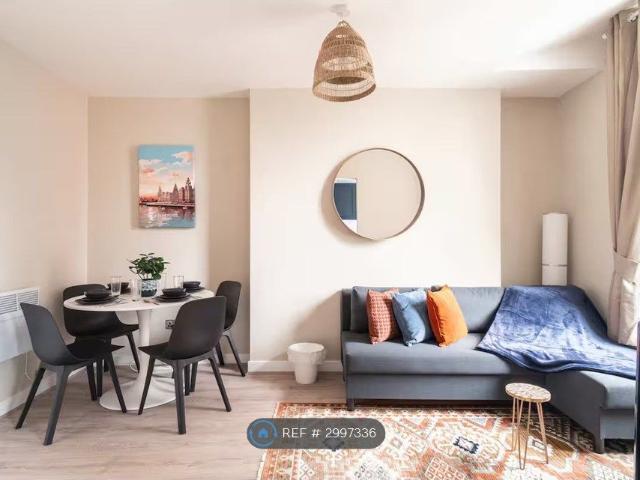 House for rent in St George's Quarter / Cultural Quarter, Calderstones
