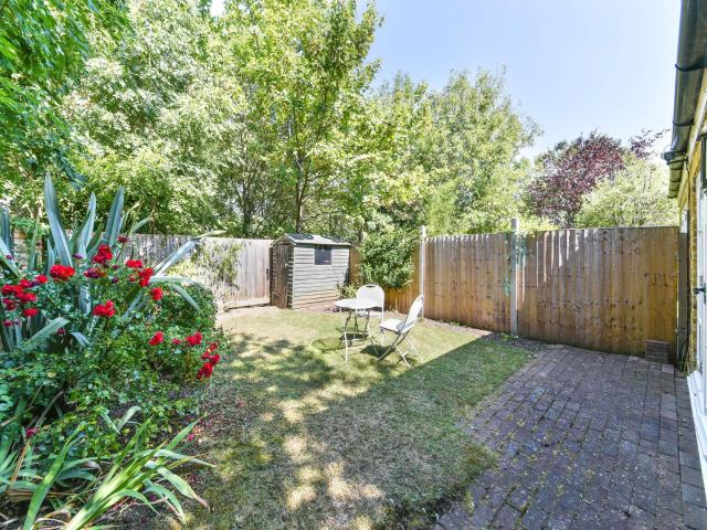 Apartment for rent in Brondesbury, Greater London