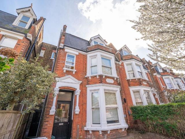 Studio for rent in Brondesbury, Greater London