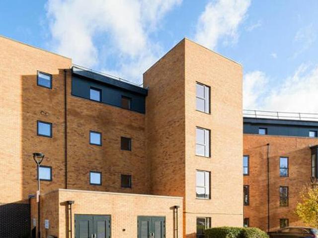 House for sale in Uxbridge, Greater London