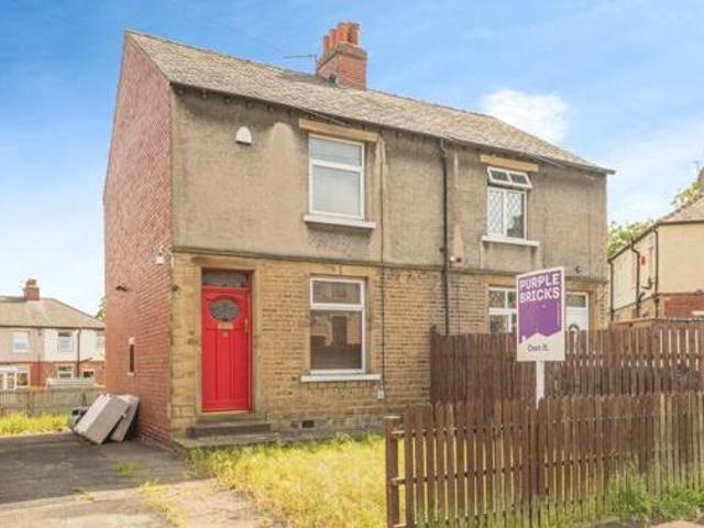 House for sale in Huddersfield, West Yorkshire