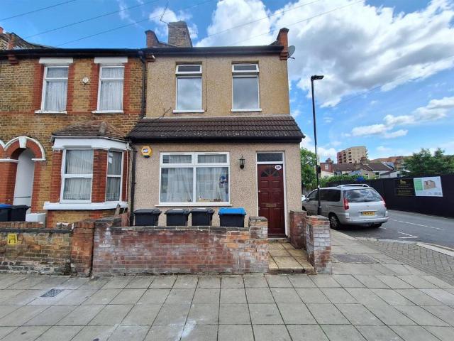 Apartment for rent in Upper Edmonton, Greater London