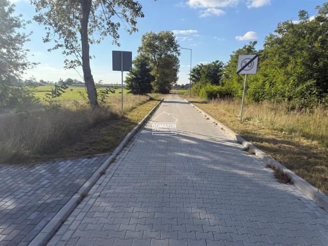 Grunt na sprzedaż w Dominium, Mrocza