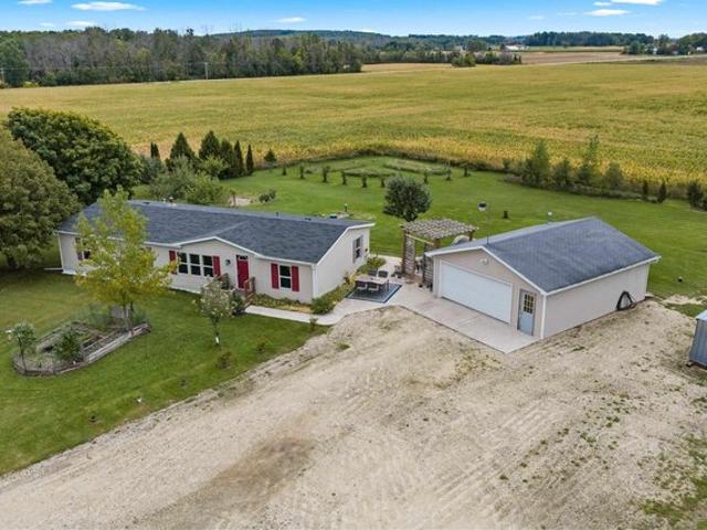 House for sale in Luxemburg, Kewaunee County