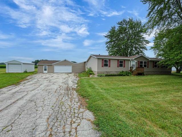 House for sale in Luxemburg, Wisconsin