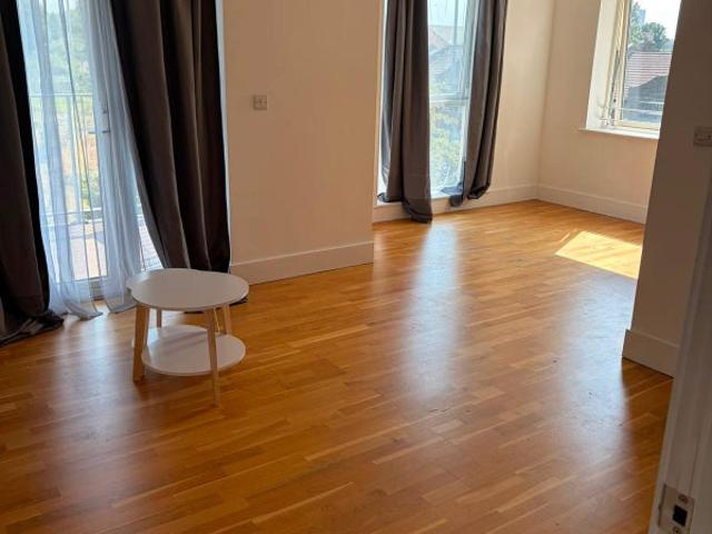 Apartment for rent in Hale End, Greater London