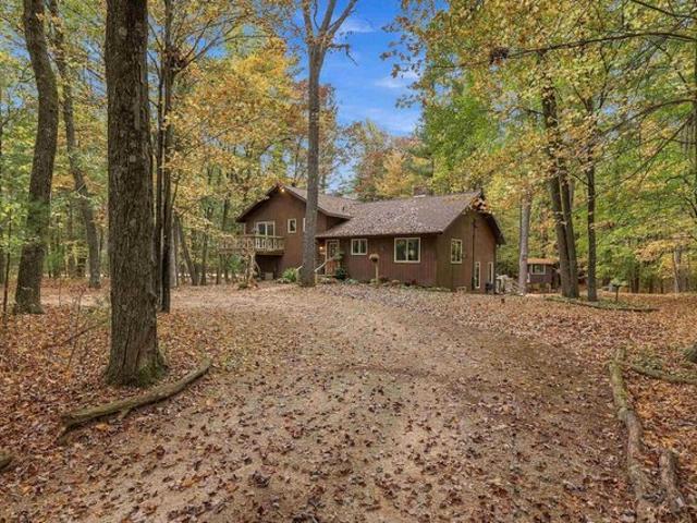 House for sale in Waupaca, Waupaca County