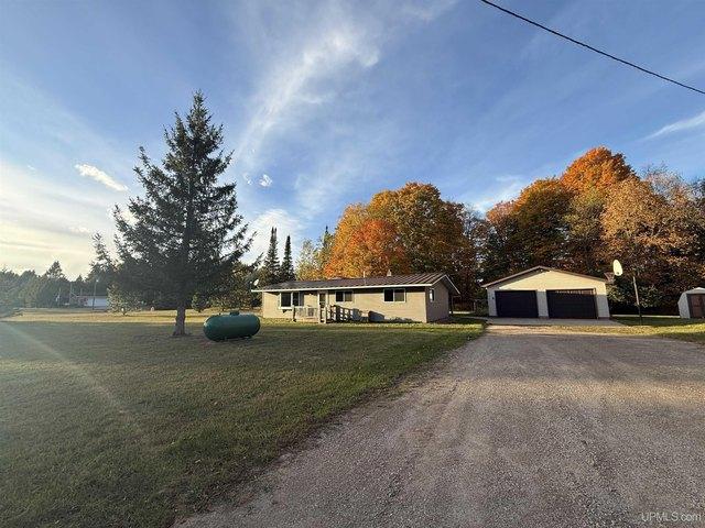 House for sale in Chatham, Alger County