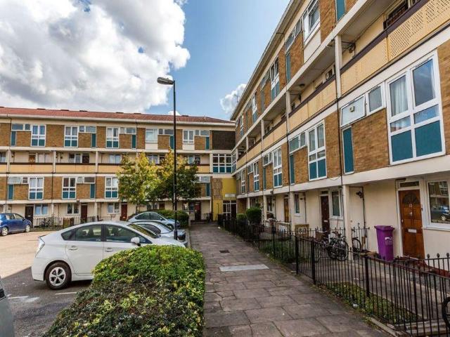 Apartment for rent in Bromley-by-Bow, Poplar Grove