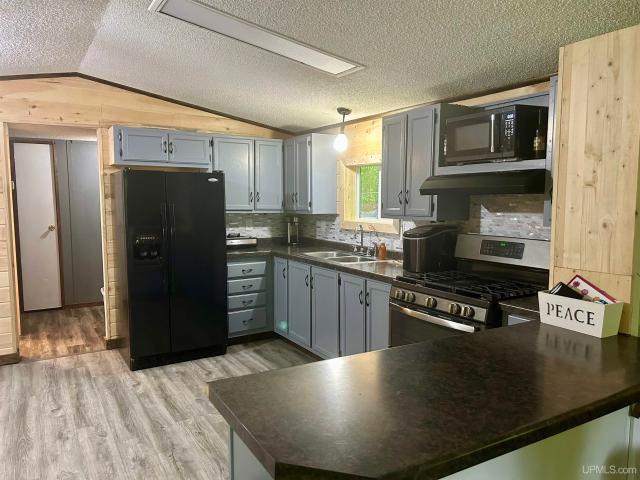 House for sale in Munising